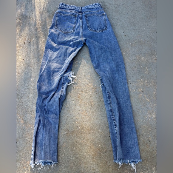 PrettyLittleThing Ripped Straight Leg Jeans in Blue - Picture 5 of 5